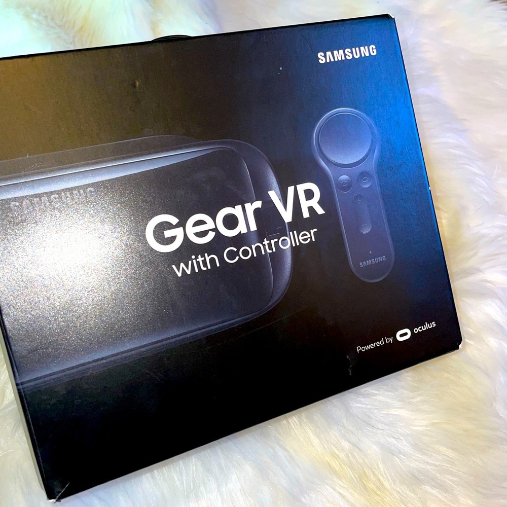Samsung Gear VR With Controller